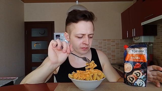 МУКБАНГ МАКАРОНЫ С СОУСОМ ПАПРИК ТОРЧИН С КОПЧЁНОЙ ПАПРИКОЙ смотреть онлайн
