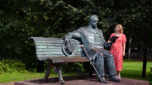 "НЕСКОЛЬКО ЛЕТНИХ ЭКСКУРСИЙ"... (Фото Ольги ТОКАРЕВОЙ (Москва), музыка Франсиса ПУЛЕНКА)