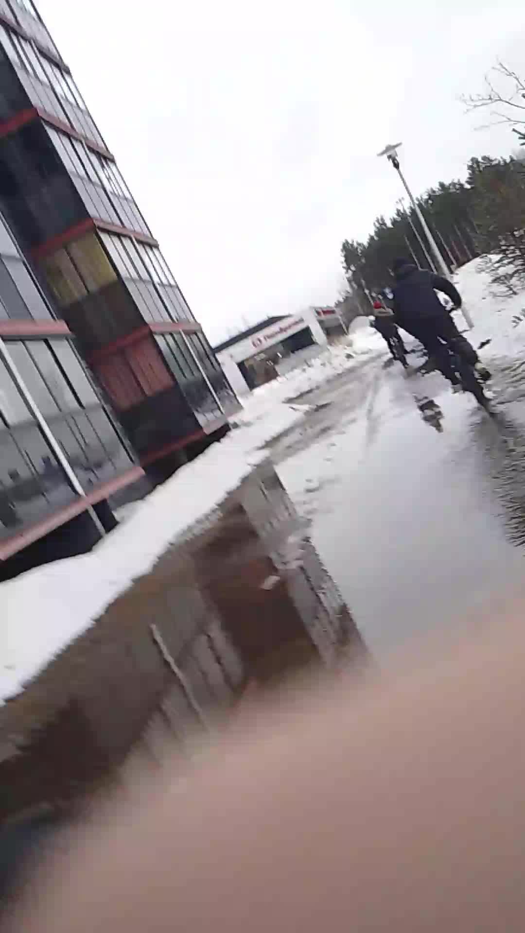 парни