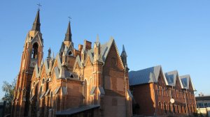 Католический костел в центре России?