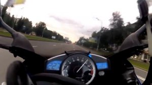 БЕШЕНЫЙ БАЙКЕР! ПО ГОРОДУ 280 КМ Ч!