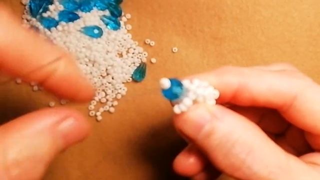 Серьги из бисера Бело-синие висюльки #сережкиизбисера  #jewerlly #бисероплетение