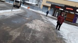 Переход от станции метро Выхино в Москве до остановки электрички обзор зимой ранним утром
