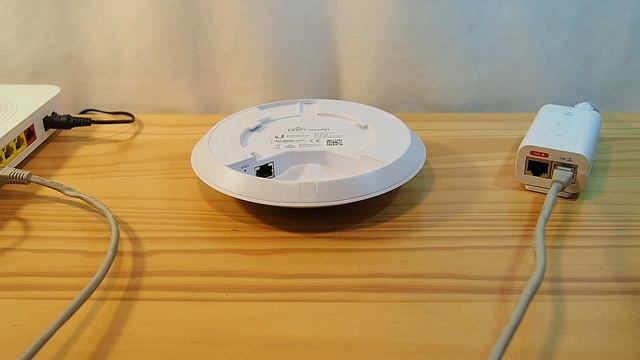 UniFi nanoHD Access Point • Unboxing, installation, configuration and test