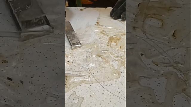 Как удалить засохшую эпоксидную смолу ?(How to remove dried epoxy resin ?)