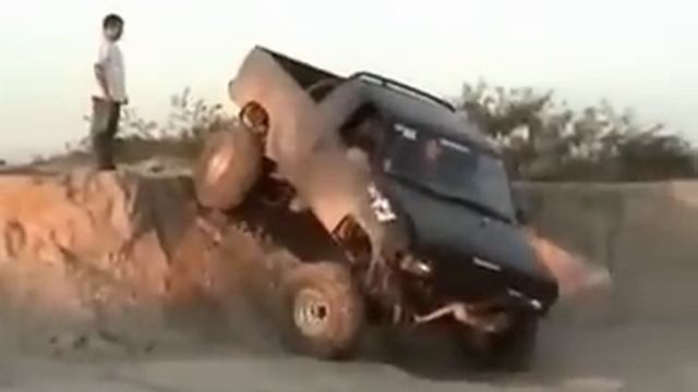 NISSAN 4X4