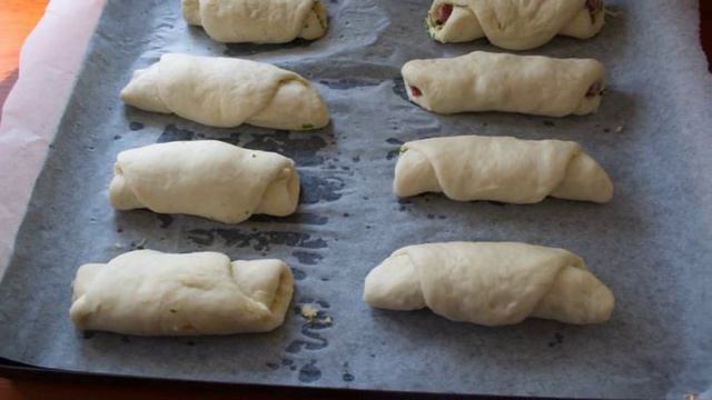 Домашняя выпечка с ветчиной и сыром