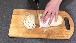 Салат из пекинской капусты с корейской морковкой и фасолью