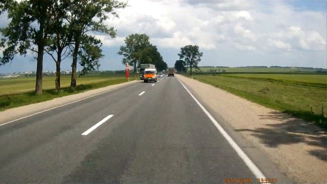 М6. фура ушла в кювет (последствия) смотреть онлайн