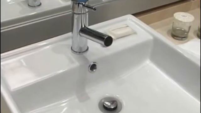 Хилтон (сентябрь 2010, 5 мин) смотреть онлайн