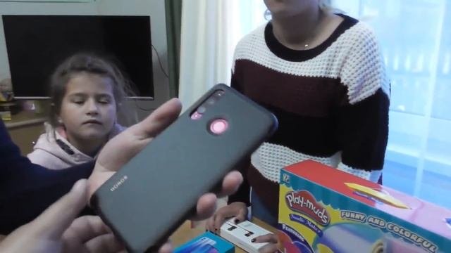 Алина плачет  - Купили ей дешёвый телефон ///  #многодетнаясемья#/// 14.09.2019.