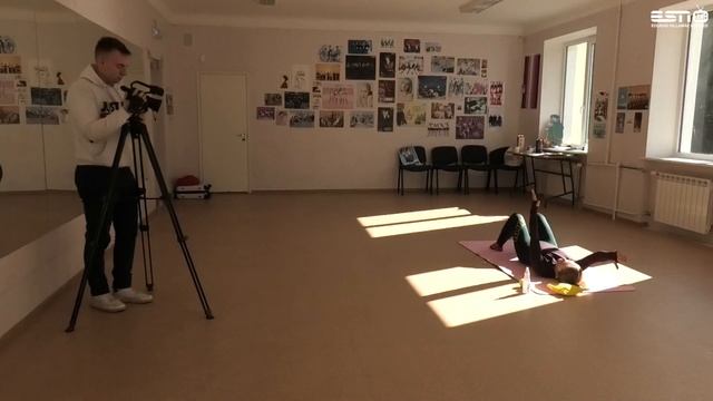 Занятия по Пилатесу в Открытом молодежном центре ESN г. Силламяэ смотреть онлайн