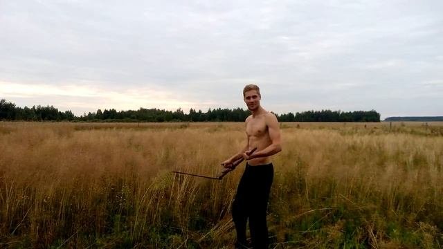 Как накачать мышцы в деревенских условиях