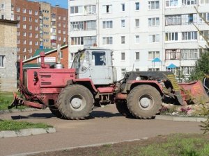 Трактор Т-150К - погрузка камней в ЗИЛ