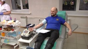 Областные спасатели пополнили банк донорской крови накануне профессионального праздника