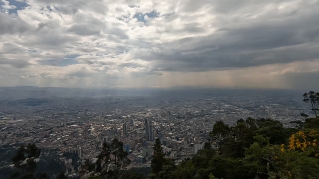 Вид на Боготу с Горы Монсеррат - 18.03.2024 - Богота, Колумбия