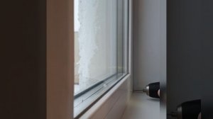 Установка магнитов для жалюзи.