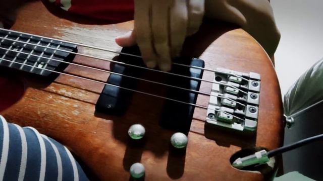 Ibanez SR500 BM EQ Sound Review смотреть онлайн