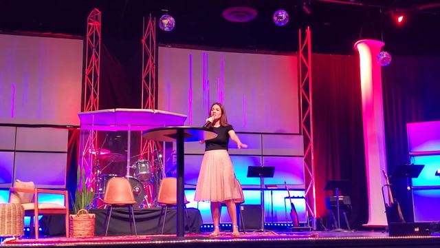 „ За Иисуса держись ” пение Дарина Кочанжи смотреть онлайн