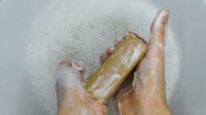 ПАЛЬМОВОЕ МАСЛО В МЫЛЕ, ВРЕД ИЛИ ПОЛЬЗА? МЫЛЕНИЕ ХОЗЯЙСТВЕННОГО МЫЛА/АСМР ЗВУКИ