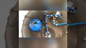 Провели воду в баню Смонтировали небольшую канализацию для бани Установили насос для откачки воды