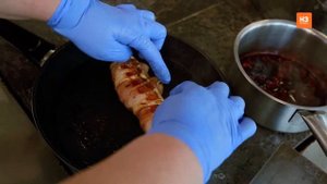 Готовим вместе. Рулет из куриной грудки в беконе.