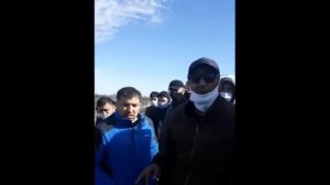 Что творится на граница Казахстан и Узбекистан почему не пускает. Кто за это отвечает.?