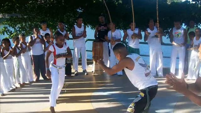 GRUPO GINGAR CAPOEIRA,SLADE DE FOTO DA 1°RODA DE CAPOEIRA DO NO DIQUE.wmv смотреть онлайн