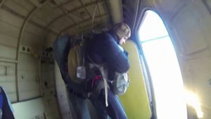 Прыжки с парашютом в Стародубе (парашют Д6, самолёт Ан-2,высота 950м)