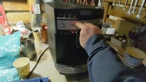 DeLonghi . Как настроить температуру кофе , таймер отключения и выполнить чистку от накипи.