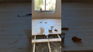 Монтаж шпунтованной доски пола на монолитное перекрытие.