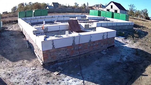 "Штроба и армировка 1 ряда газобетонных блоков" [ Коробка дома в одиночку ] смотреть онлайн