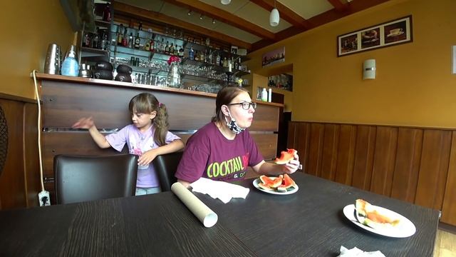 ВЛОГ:/Упрашиваю друга/Разговор с Даной/Хочу домой смотреть онлайн