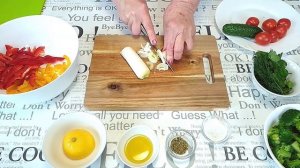 Легкий салат с брокколи и овощами. Лучший салат из капусты брокколи