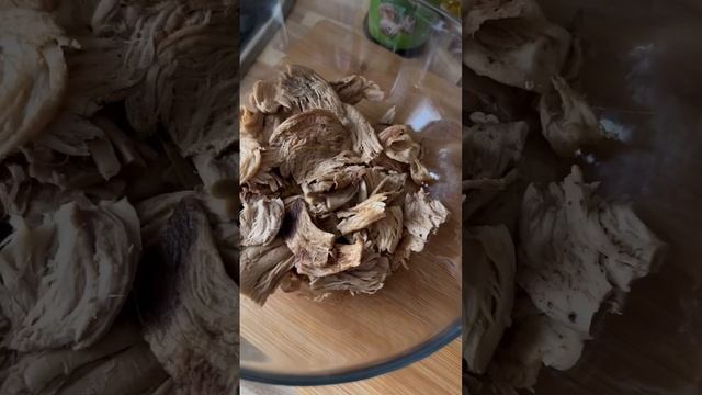 «Немясо» из ножек Грибов шиитаке #веган #веганрецепт #mushroom #veganrecipes