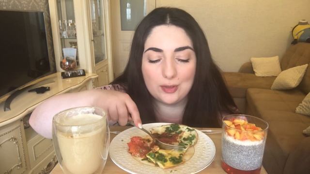 МУКБАНГ НЕОБЫЧНАЯ ЯИЧНИЦА С ПОМИДОРОМ И ЧИА ДЕСЕРТ / КУШАЕМ ВМЕСТЕ / MUKBANG BREAKFAST EATING SHOW