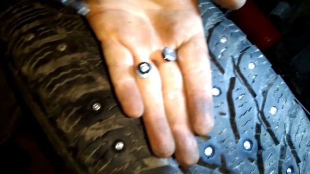 Мой Дастер. Дошиповка зимней резины ремонтным шипом смотреть онлайн