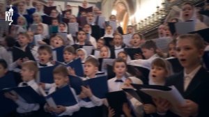 Молодой пономарь читает Апостол в Храме Христа Спасителя