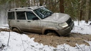 Уаз Патриот на цепях и 32 колесах, оффроад по лесу!