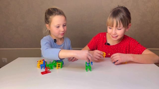 Кто уронит пирамиду из стульев - проиграл)) классная настольная игра! смотреть онлайн