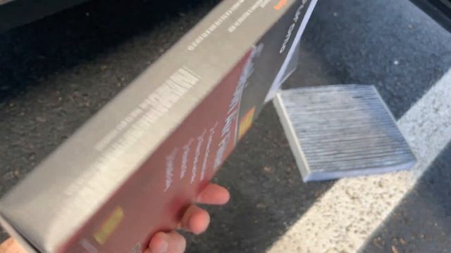 Lexus CT200h CABIN AIR FILTER Replacement | 2011 12 13 14 15 16 17 | 1.8 I4 смотреть онлайн