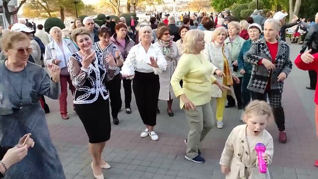 23.04.23 - Танцы на Приморском бульваре - Севастополь - Сергей Соков