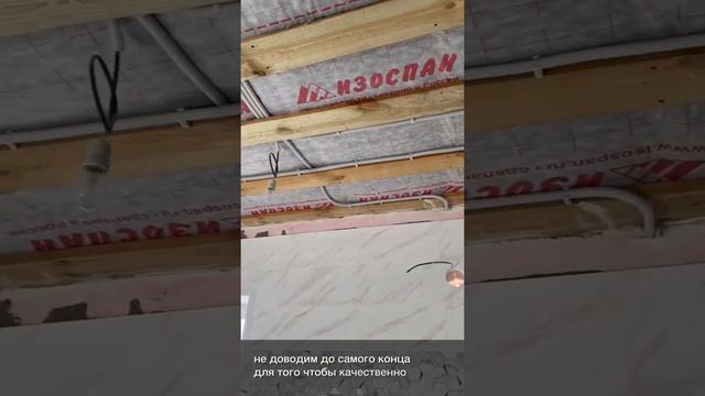 Одноэтажный дом с кухней гостиной в центре дома