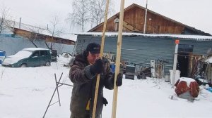 Взял ручную циркулярную пилу и сделал своими руками самоделку циркулярный отрезной станок