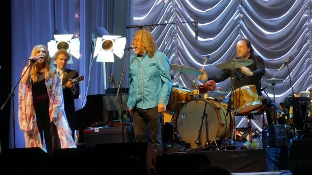 Robert Plant & Alison Krauss - Forest Hills Stadium - 3 Led Zeppelin songs (4K) смотреть онлайн
