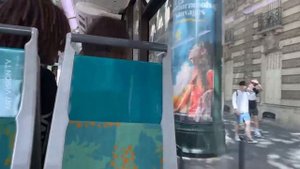 ПАРИЖ - Удачных воскресных поездок на автобусе и пеших прогулок в прямом эфире 30 июля 2023 года