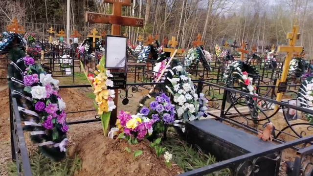 Маме год после смерти ??