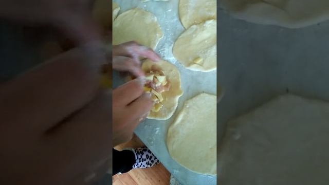 2 часть , как мы готовим курники !