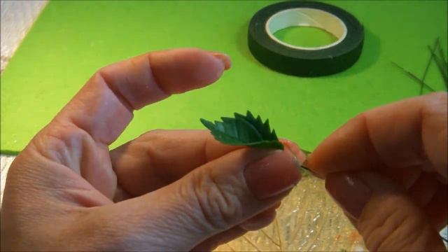 ПРЕКРАСНЫЕ БЕЛЫЕ РОЗОЧКИ из полимерной глины. Мастер-класс для начинающих и не только. смотреть онлайн