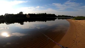 Пошла на рыбалку возле дома.Щука на  ратлин от Rapala  с берега.